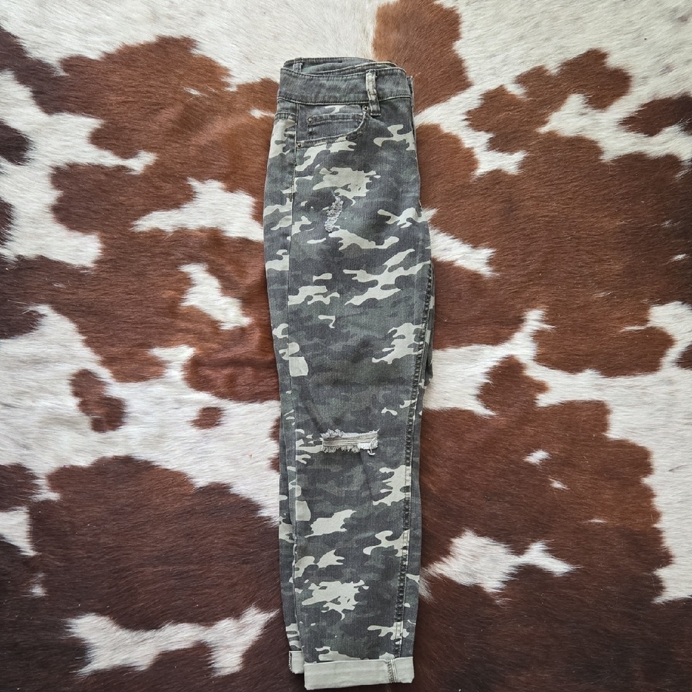 Camouflage Print Jeans Size 6 - Picture 2 of 4